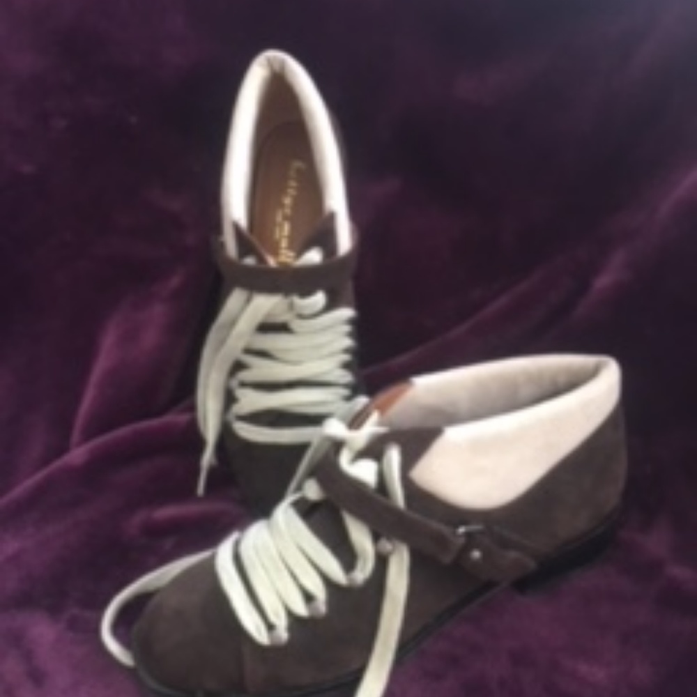 Shoes: Bettye Mueller Walking Boot